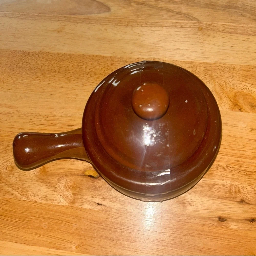 Classic Brown Ceramic Soup Bowl with Lid